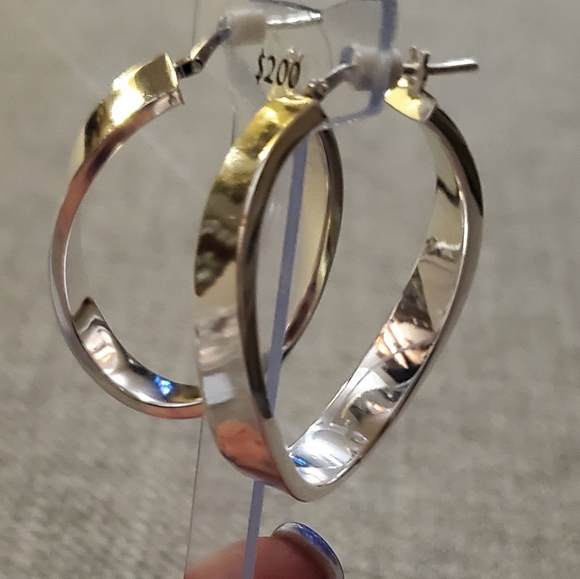 Sterling Silver Twisted Oval Hoop Earring - Picture 5 of 7